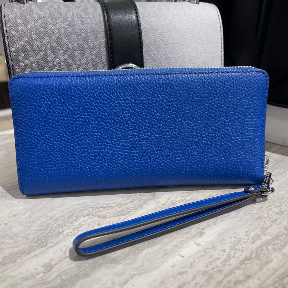 MICHAEL KORS Lg Pebbled Leather Continental Wallet Wristlet Phone 
Galaxy Blue - Picture 7 of 16
